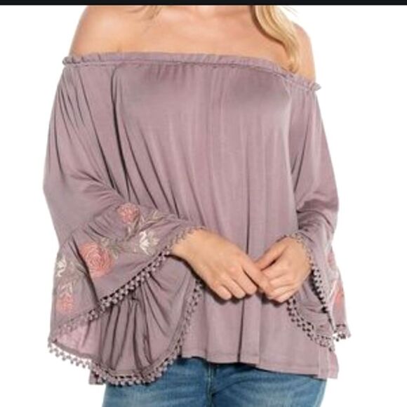 C+J collection off shoulder bell sleeve blouse - Picture 1 of 11